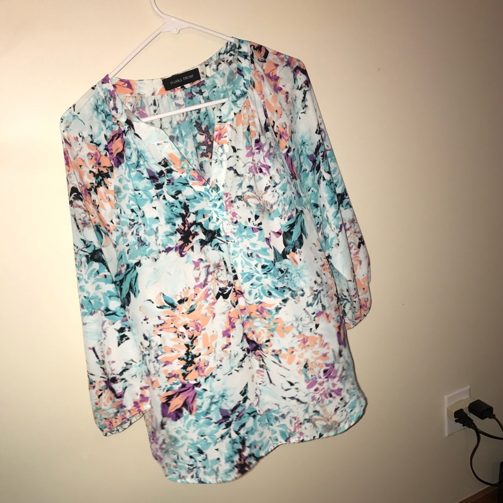 ✨Ivanka Trump Floral Top✨